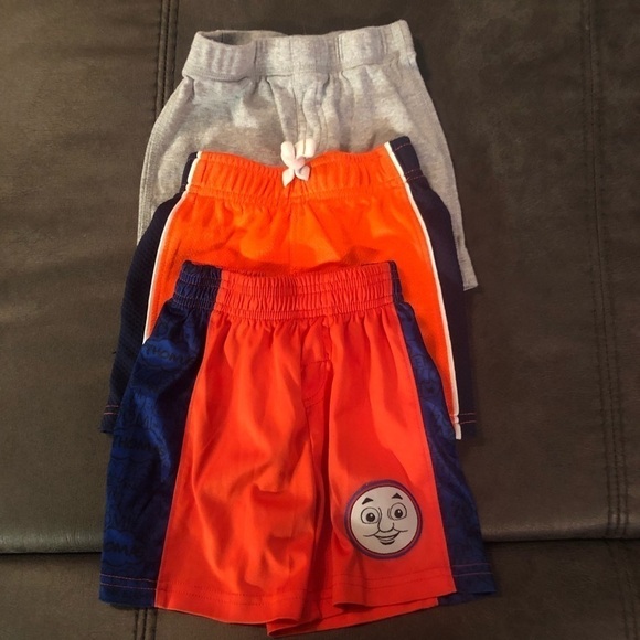 3 Pairs of Shorts, Carters & Thomas the Train - Picture 1 of 11